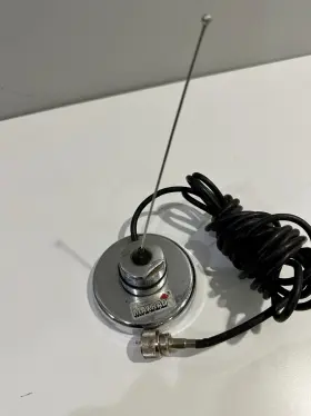 B1443 Maxrad Nmo Cb Antenna With A Magnetic Mount Base